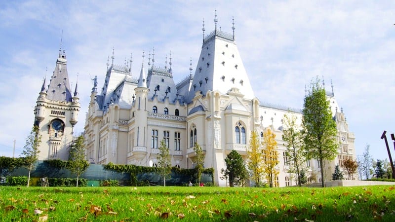 romania-iasi-palace-of-culture